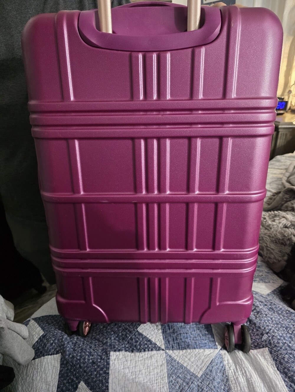 Magenta Hardshell Spinner Suitcase - Jessica Simpson